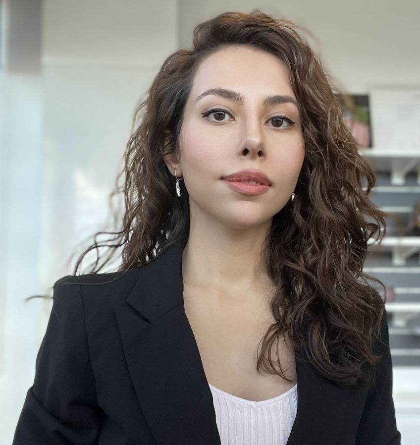 Photo of Firouzeh Rosa Taghikhah